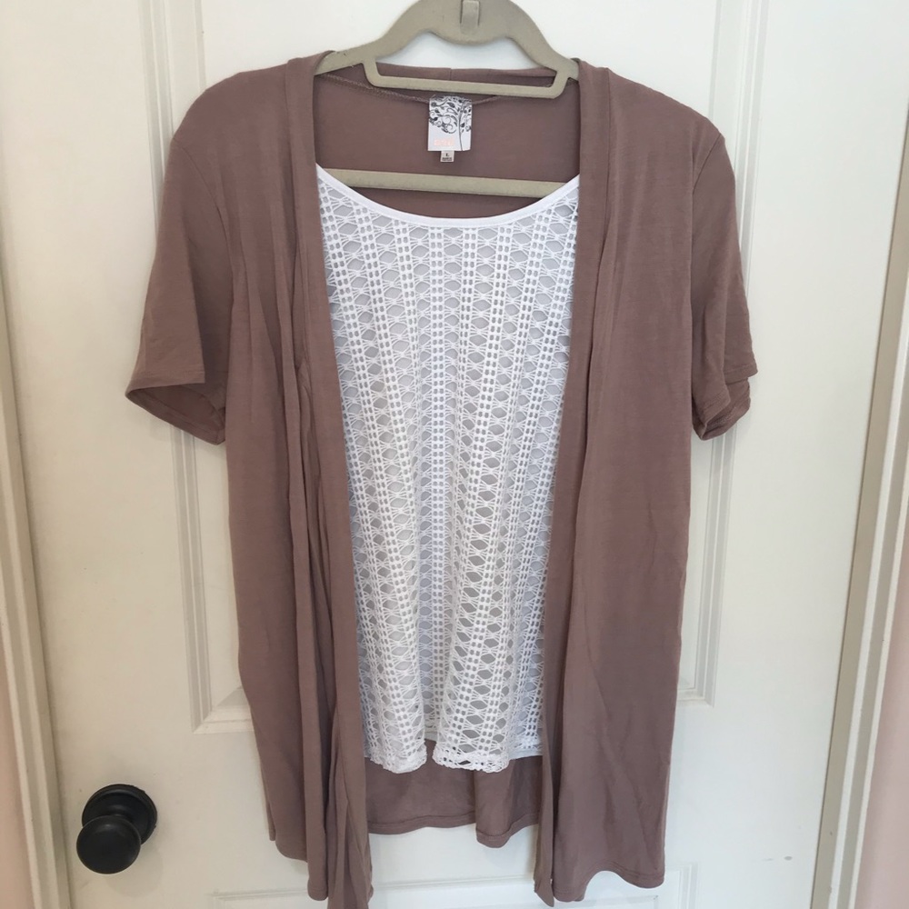 🦋🦋🦋 CUTE TOP! 🦋🦋🦋